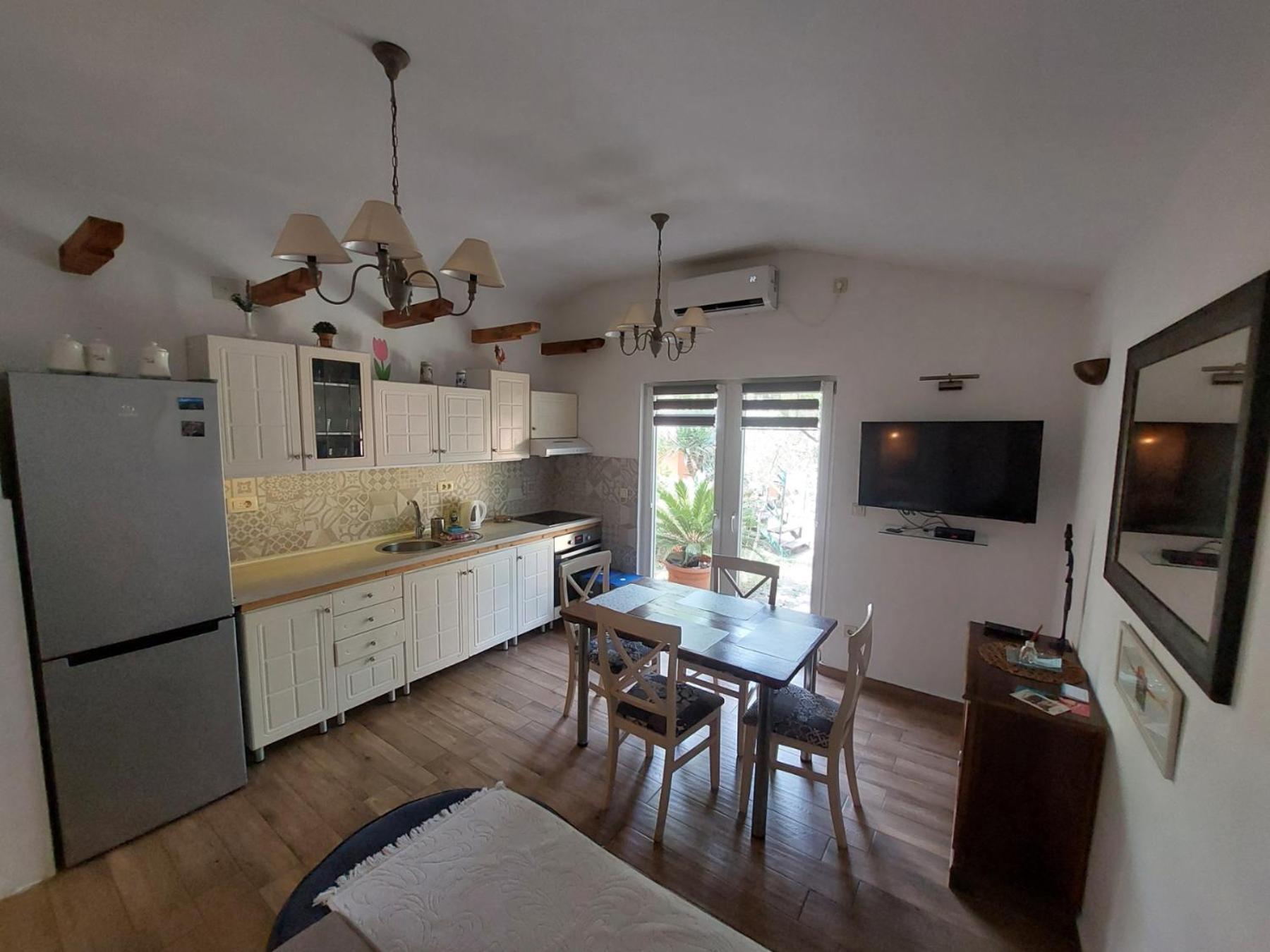 Garden Apartmant Near Sea Κότορ Εξωτερικό φωτογραφία